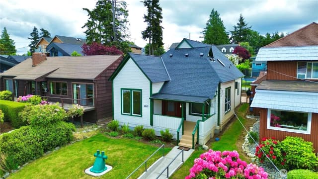 Property photo for 1517 6th Street, Anacortes