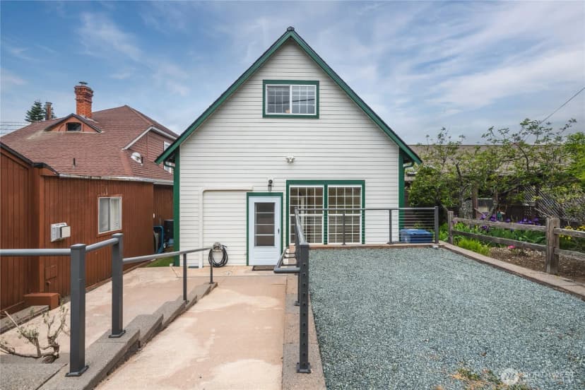 Property photo for 1517 6th Street, Anacortes photo 19