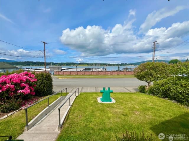 Property photo for 1517 6th Street, Anacortes photo 3