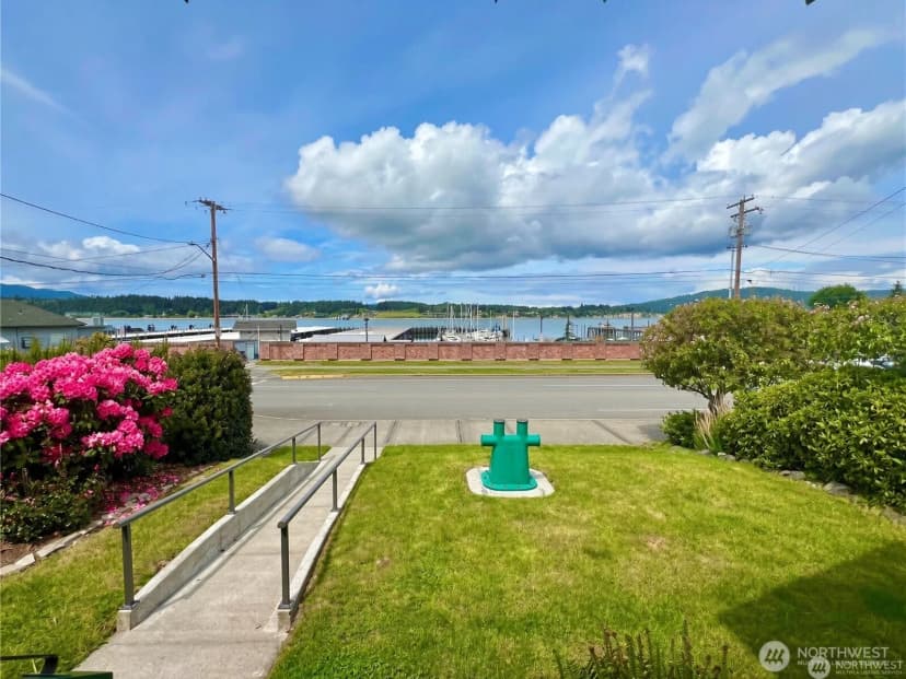 Property photo for 1517 6th Street, Anacortes photo 3