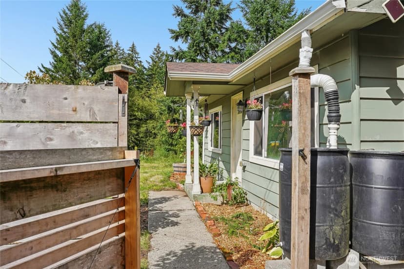 Property photo for 6605 Sidney Road Sw, Port Orchard photo 3