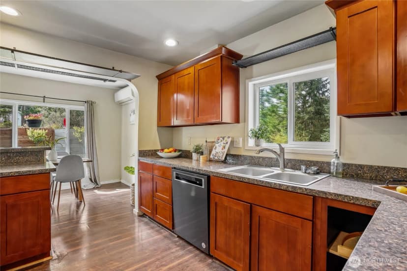 Property photo for 6605 Sidney Road Sw, Port Orchard photo 11
