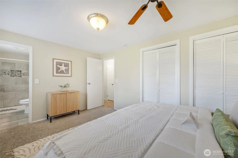 Property photo for 136 128th Avenue Ne, Bellevue photo 17