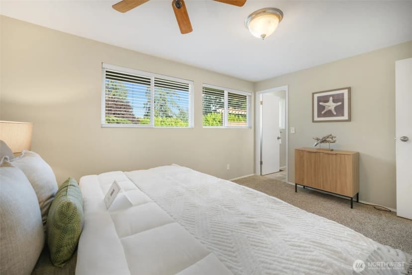 Property photo for 136 128th Avenue Ne, Bellevue photo 16
