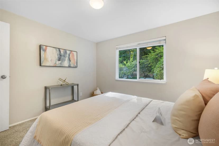 Property photo for 136 128th Avenue Ne, Bellevue photo 19