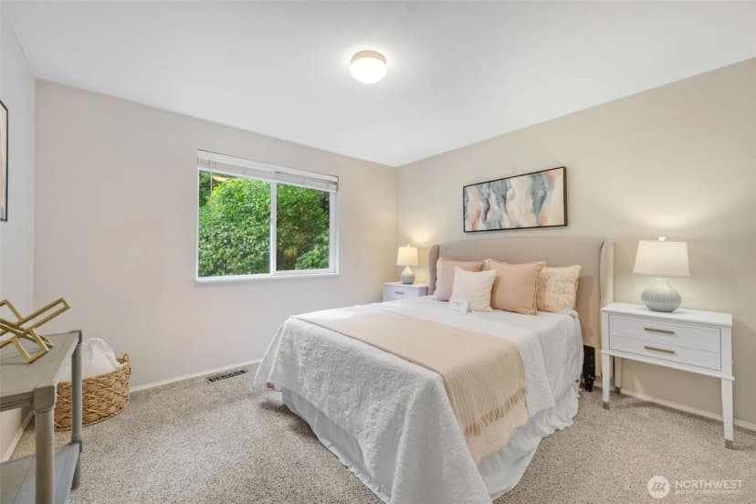 Property photo for 136 128th Avenue Ne, Bellevue photo 20