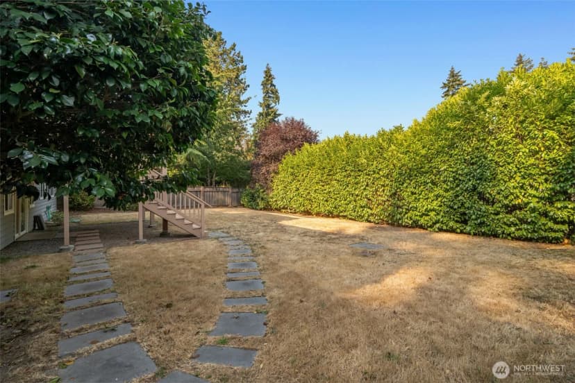 Property photo for 136 128th Avenue Ne, Bellevue photo 36