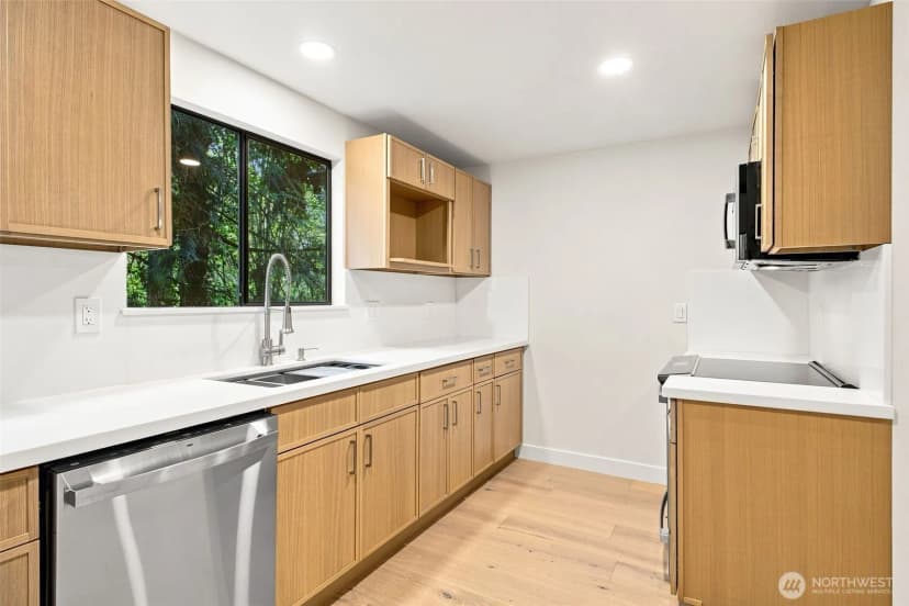 Property photo for 25529 Se 159th Street, Issaquah photo 11