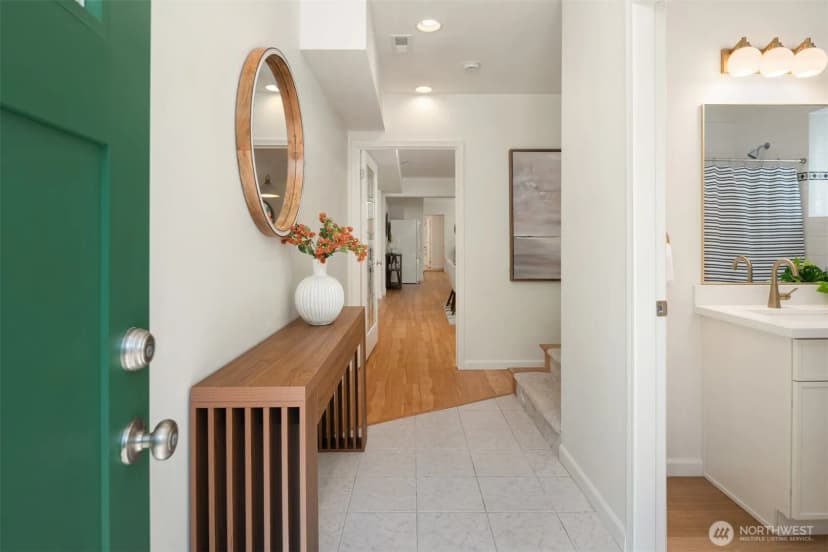Property photo for 6516 24th Avenue Sw, Seattle photo 3