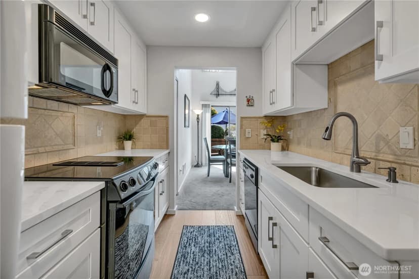 Property photo for 22352 6th Avenue S #2, Des Moines photo 18