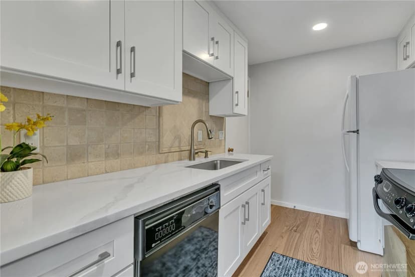 Property photo for 22352 6th Avenue S #2, Des Moines photo 16