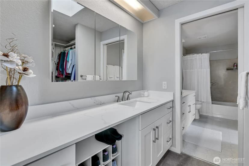 Property photo for 22352 6th Avenue S #2, Des Moines photo 28