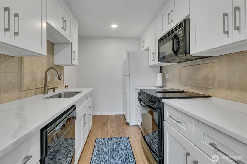 Property photo for 22352 6th Avenue S #2, Des Moines photo 17