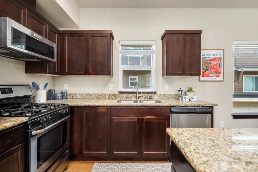 Property photo for 7236 212th Street #b, Edmonds photo 10