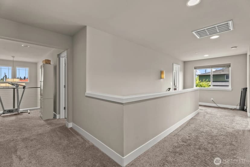 Property photo for 35703 20th Avenue Sw, Federal Way photo 11