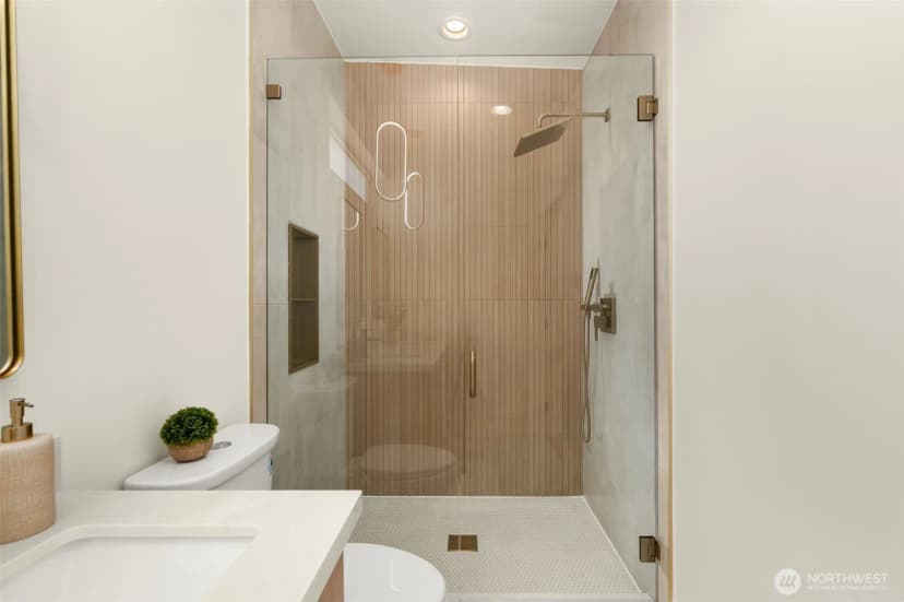Property photo for 9251 Palatine Avenue N #b, Seattle photo 13