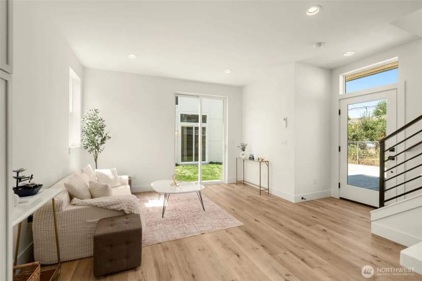 Property photo for 9251 Palatine Avenue N #b, Seattle photo 7