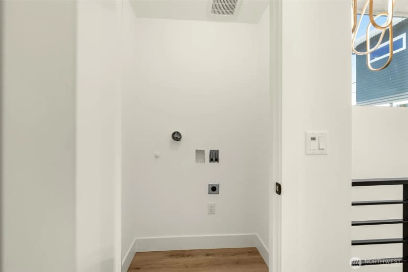 Property photo for 9251 Palatine Avenue N #b, Seattle photo 17