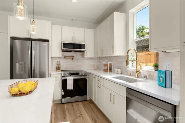 Property photo for 9251 Palatine Avenue N #b, Seattle photo 5
