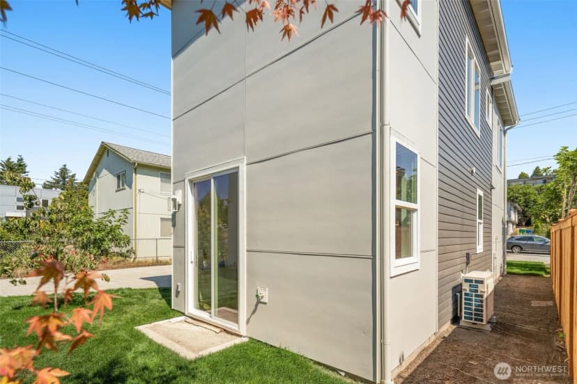 Property photo for 9251 Palatine Avenue N #b, Seattle photo 19