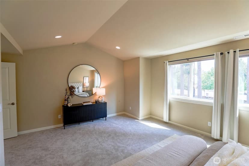 Property photo for 208 Ilwaco Place Se, Renton photo 15