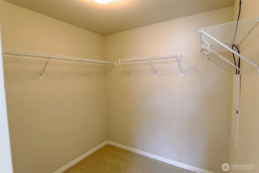 Property photo for 208 Ilwaco Place Se, Renton photo 21