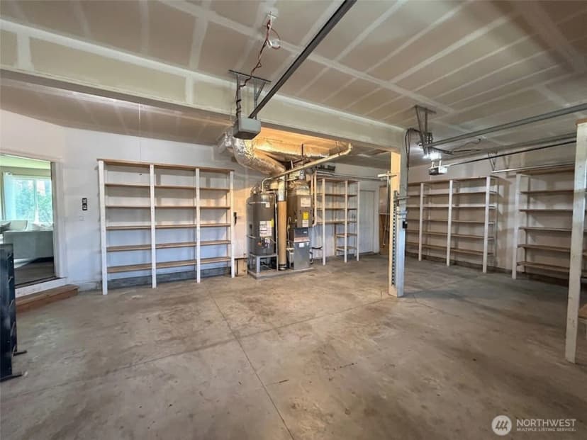 Property photo for 208 Ilwaco Place Se, Renton photo 37
