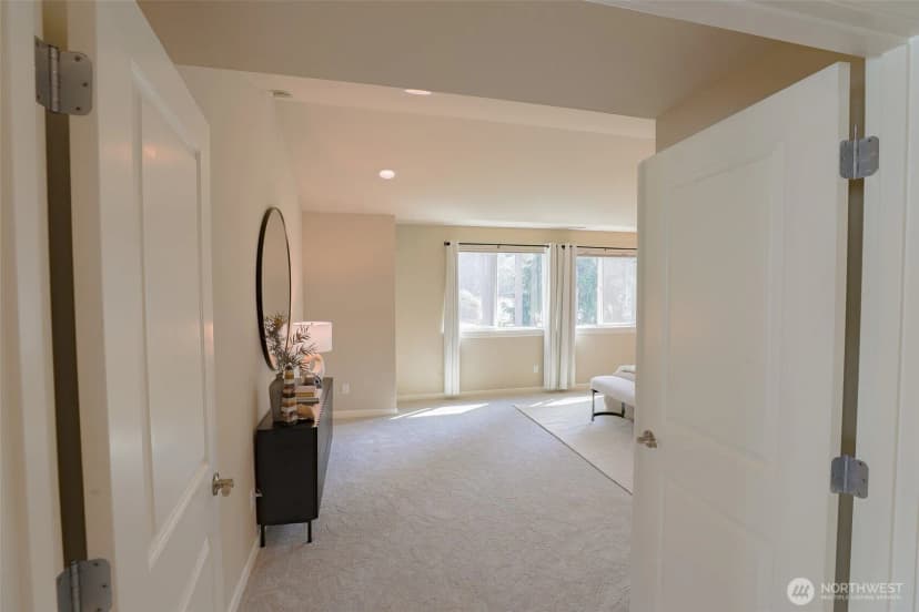 Property photo for 208 Ilwaco Place Se, Renton photo 12