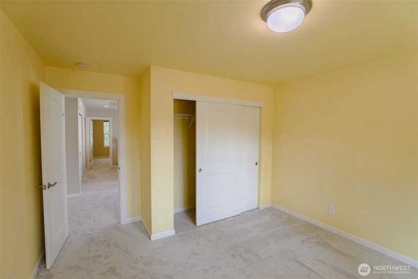 Property photo for 208 Ilwaco Place Se, Renton photo 32
