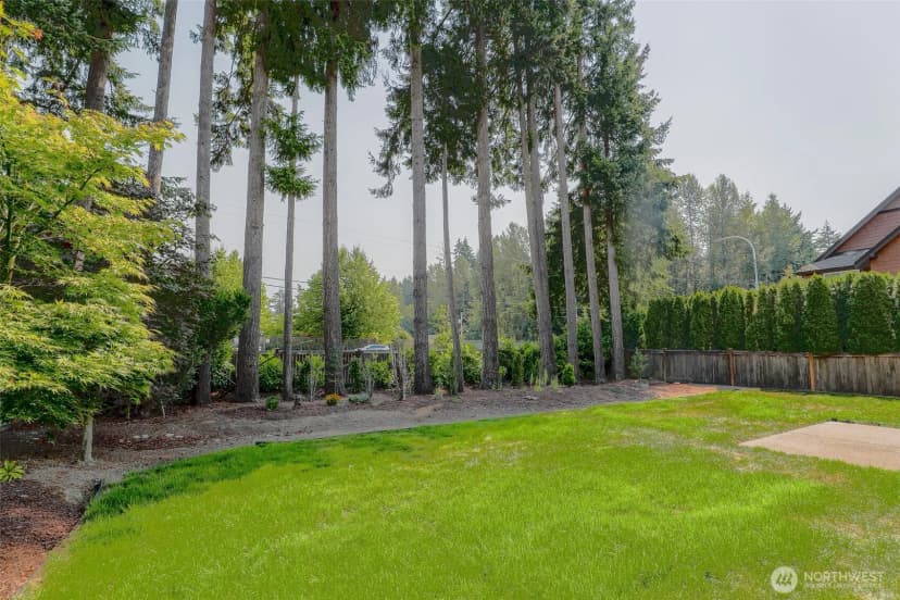 Property photo for 208 Ilwaco Place Se, Renton photo 34