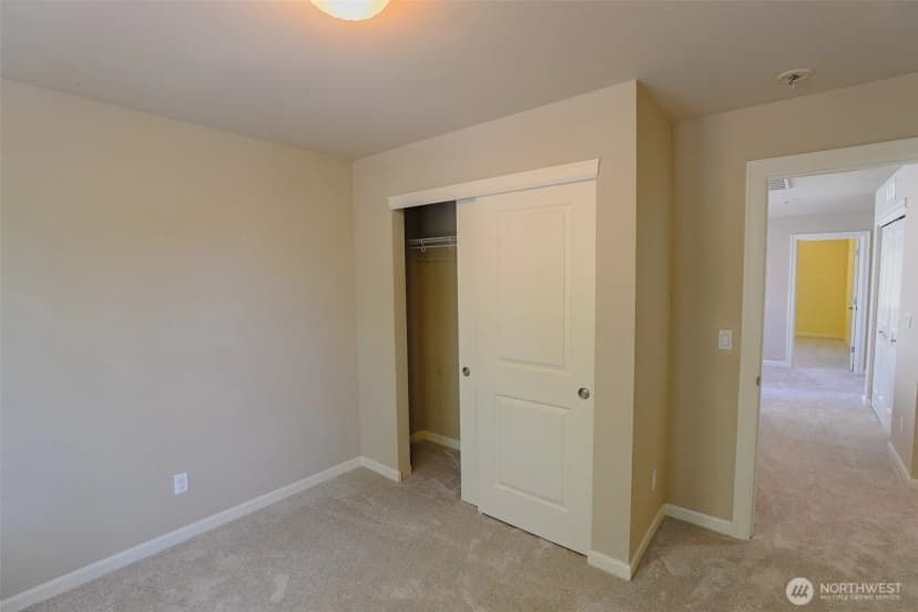 Property photo for 208 Ilwaco Place Se, Renton photo 30
