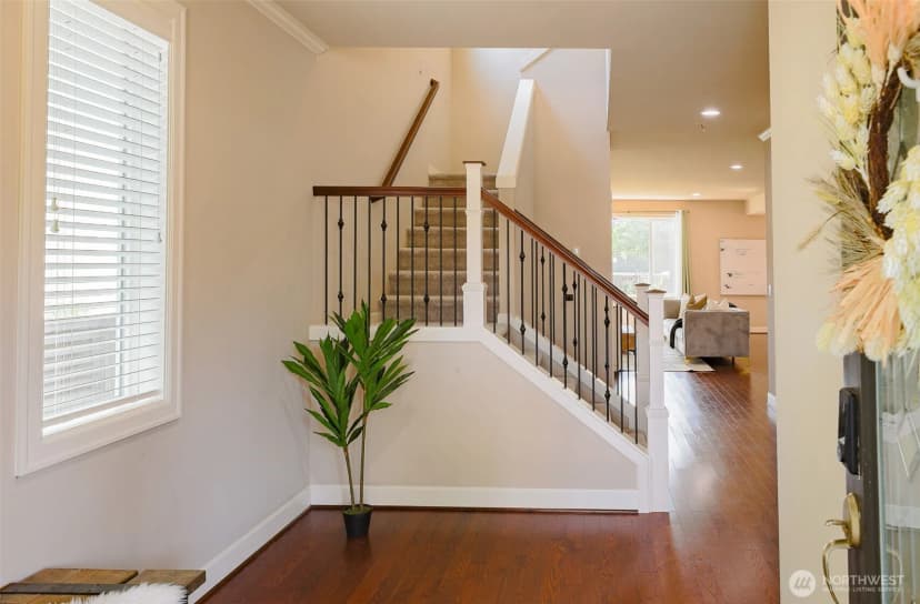 Property photo for 208 Ilwaco Place Se, Renton photo 10
