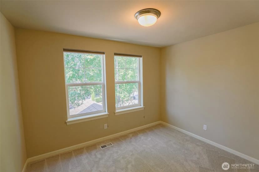 Property photo for 208 Ilwaco Place Se, Renton photo 29