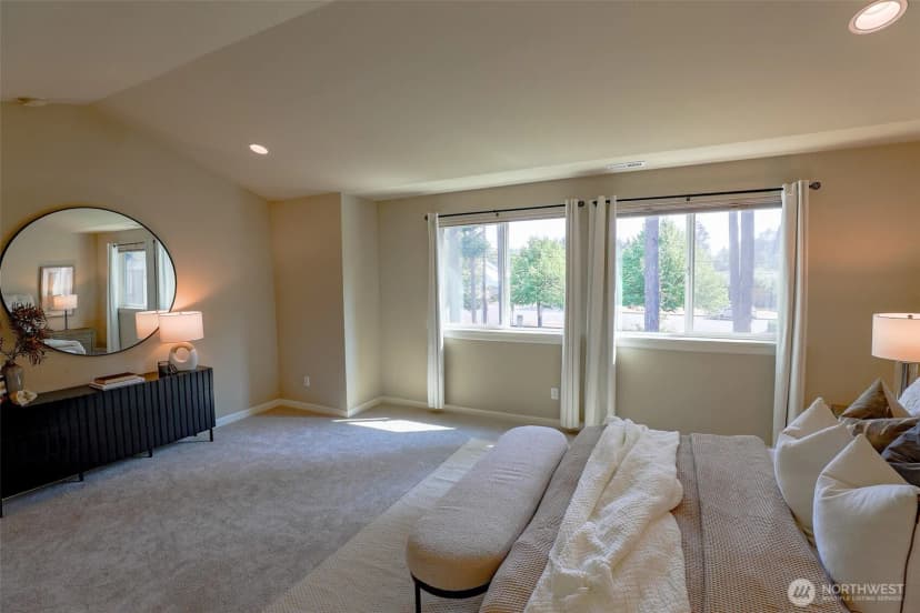 Property photo for 208 Ilwaco Place Se, Renton photo 16