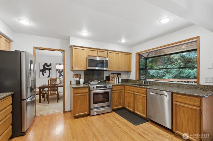 Property photo for 20525 Ne 68th Street, Redmond photo 11