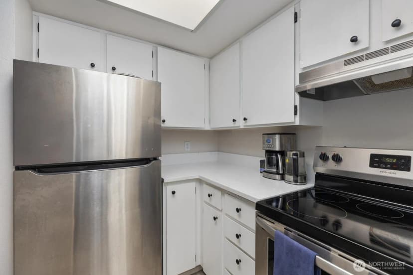 Property photo for 11802 98th Avenue Ne #b6, Kirkland photo 11