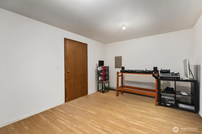 Property photo for 11802 98th Avenue Ne #b6, Kirkland photo 21