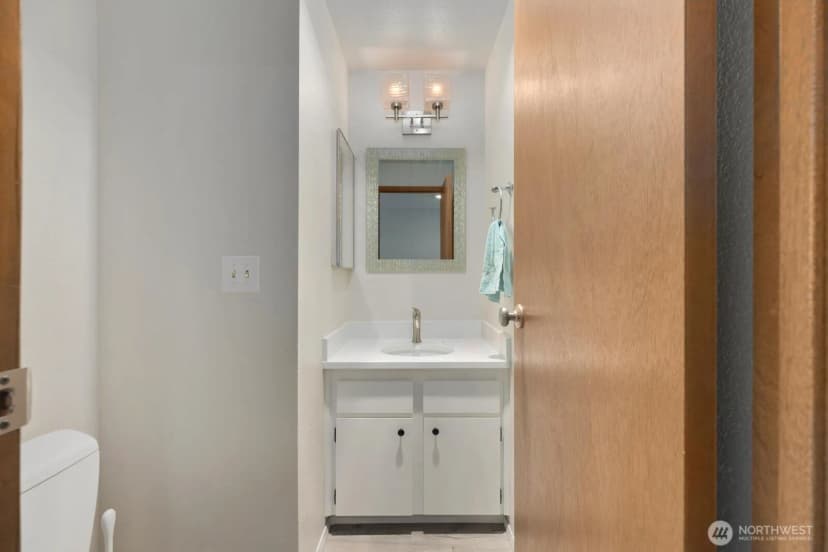 Property photo for 11802 98th Avenue Ne #b6, Kirkland photo 13