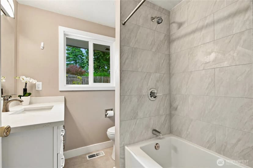 Property photo for 2525 Edmonds Avenue Ne, Renton photo 12