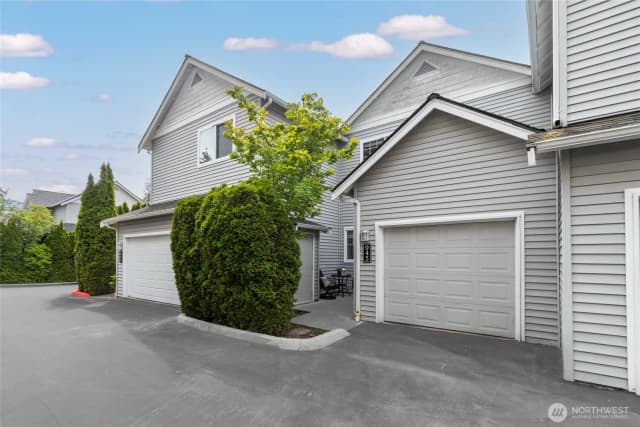 Property photo for 945 232nd Place Ne #945, Sammamish photo 2