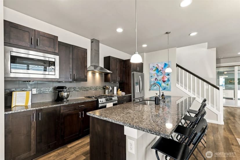 Property photo for 831 Sw 96th Place, Seattle photo 8