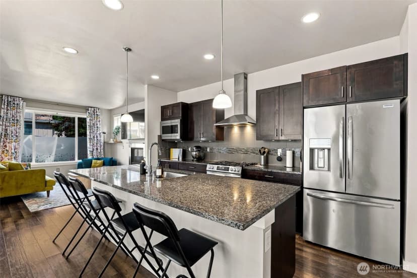 Property photo for 831 Sw 96th Place, Seattle photo 12