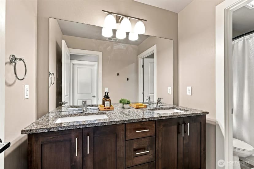 Property photo for 831 Sw 96th Place, Seattle photo 20