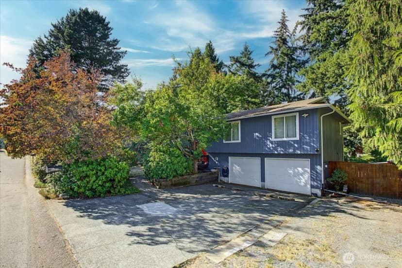 Property photo for 5813 14th St Court Ne, Tacoma photo 2