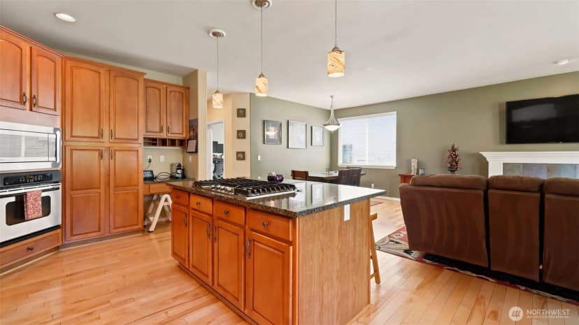 Property photo for 24610 Se 278th Street, Maple Valley photo 9
