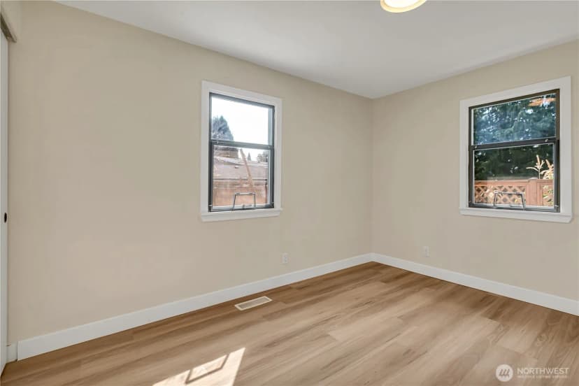 Property photo for 12504 8th Avenue Sw, Burien photo 19