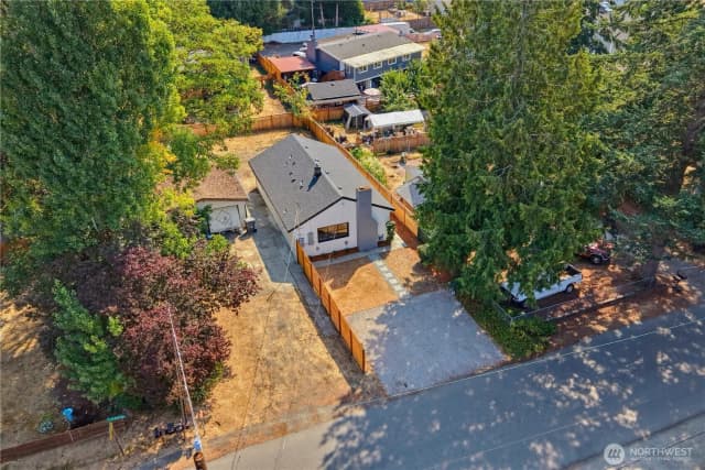 Property photo for 12504 8th Avenue Sw, Burien photo 3