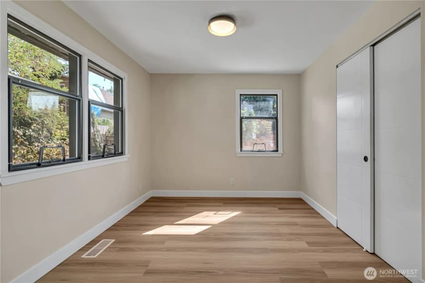 Property photo for 12504 8th Avenue Sw, Burien photo 20