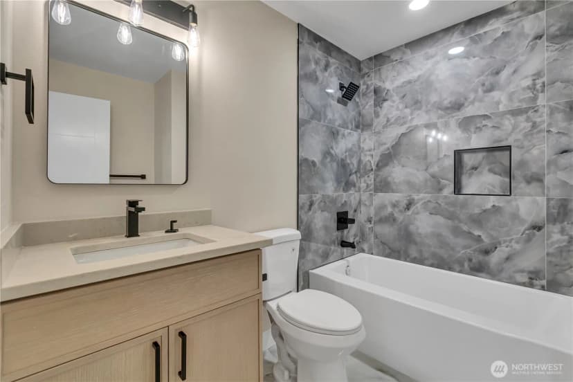 Property photo for 12504 8th Avenue Sw, Burien photo 12