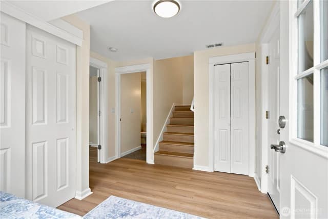 Property photo for 2604 Sw Genesee St, Seattle photo 4
